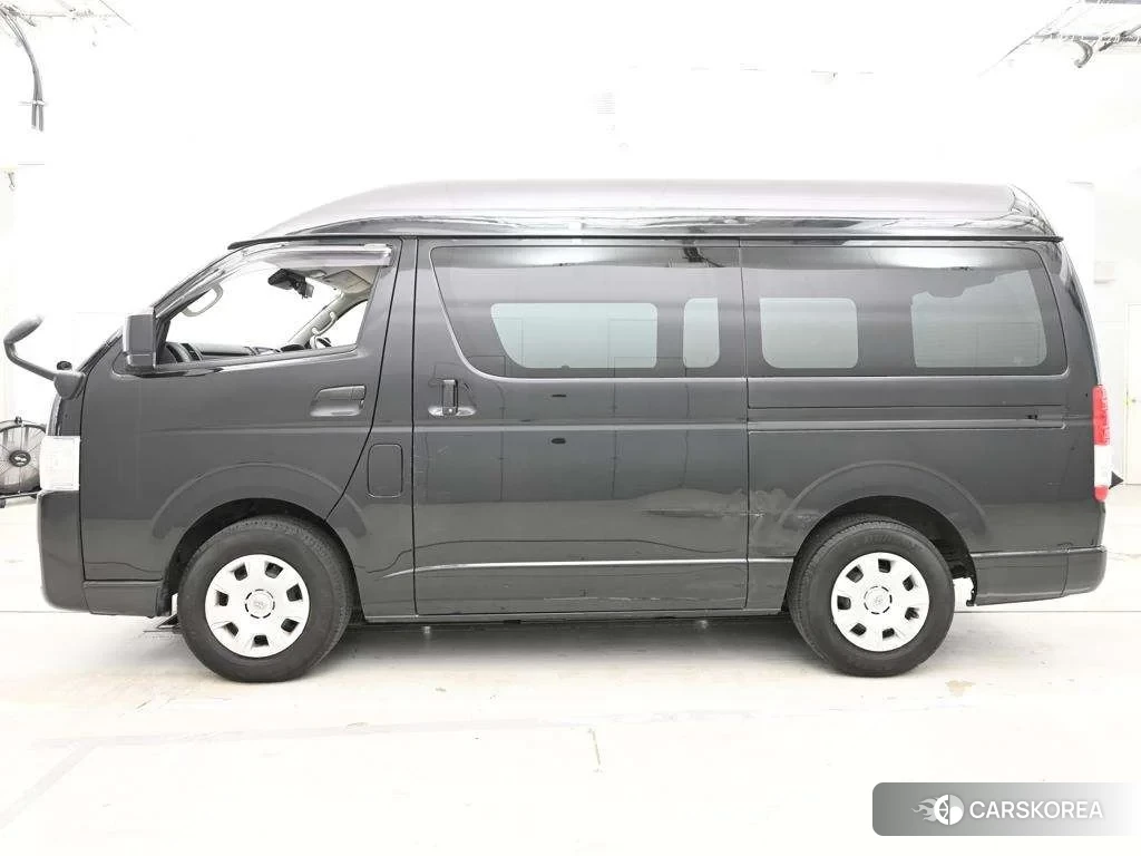 Toyota HiAce Van 2024 из Японии, фото 4