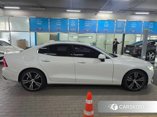 Volvo S60 3rd generation 2021 Белый из Кореи, фото 4