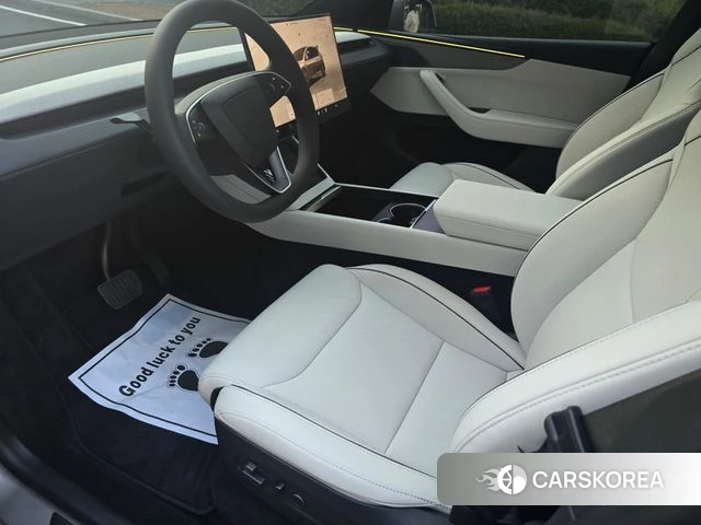 Tesla Model Y 2026 Серебряный из Кореи, фото 4