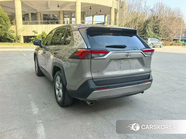 Toyota RAV4 2021 Темно-серый из Китая, фото 4