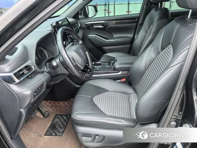 Toyota Crown 2022 Черный из Китая, фото 4