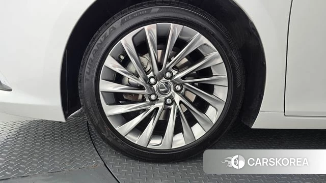 Lexus ES300h 7th generation id 5039569 из Кореи 26