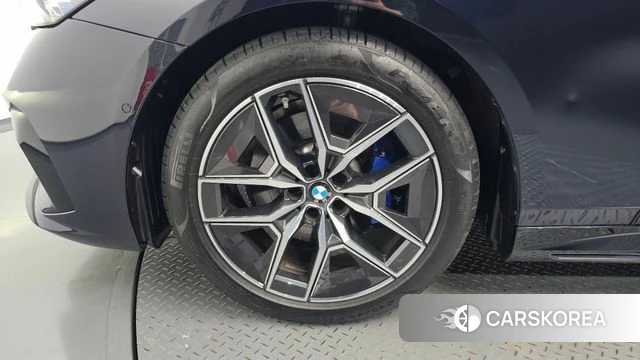 BMW 5 Series (G60) id 5039312 из Кореи 29