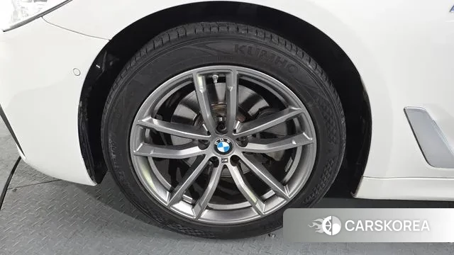 BMW 5 Series (G30) id 3608448 из Кореи 14