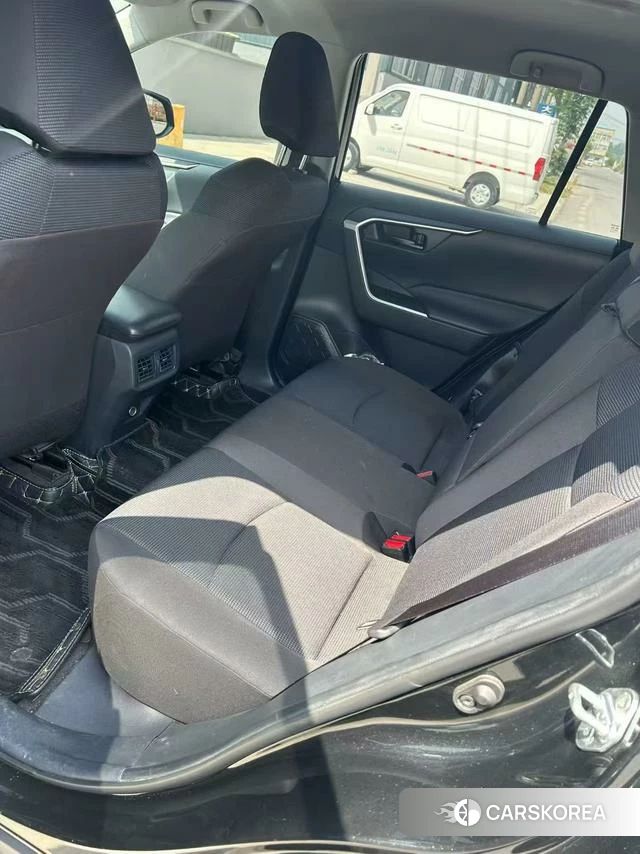 Toyota RAV4 2023 Черный из Китая, фото 4