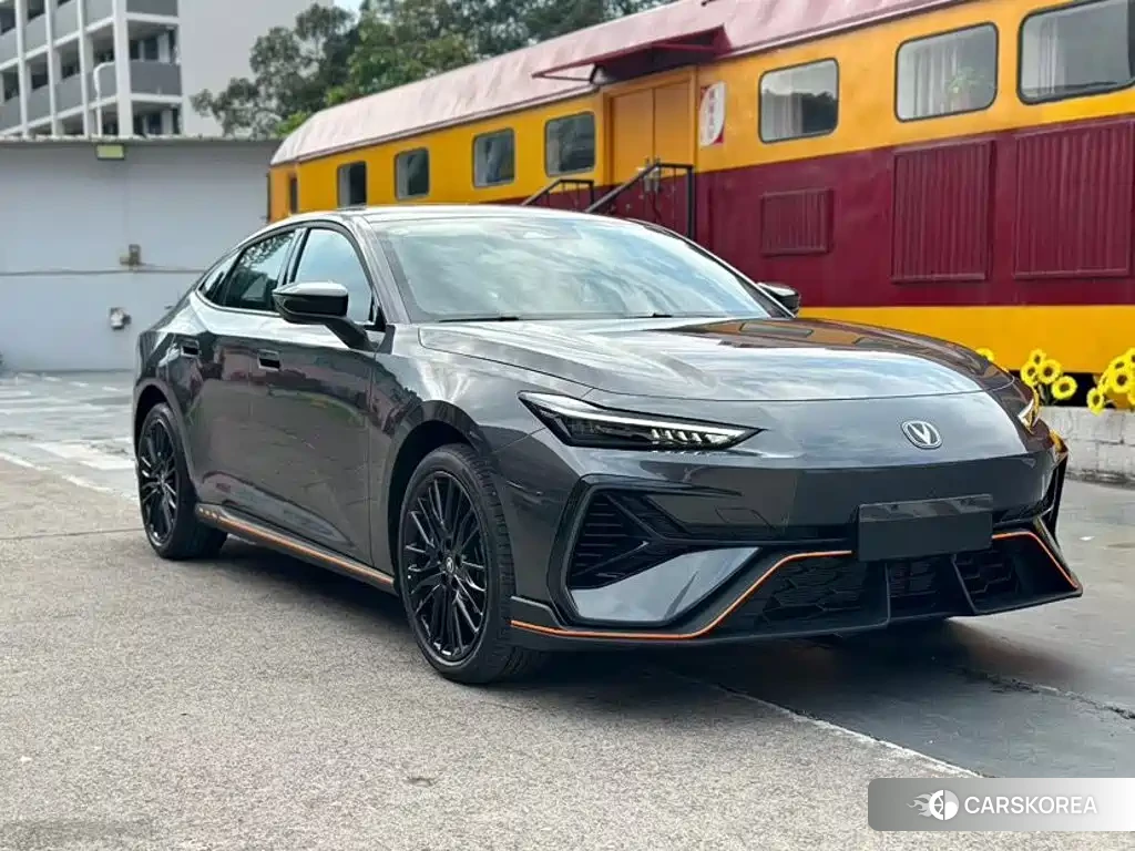 Chang'an Changan UNI-V 2026 Silver/gray из Китая, фото 4