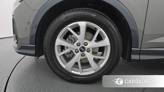 Audi Q3 (F3) id 4986351 из Кореи 27