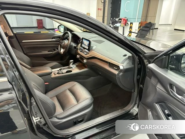 Nissan Altima 2022 Черный из Китая, фото 4