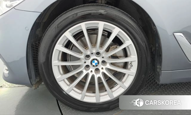 BMW 5 Series (G30) id 5035476 из Кореи 29