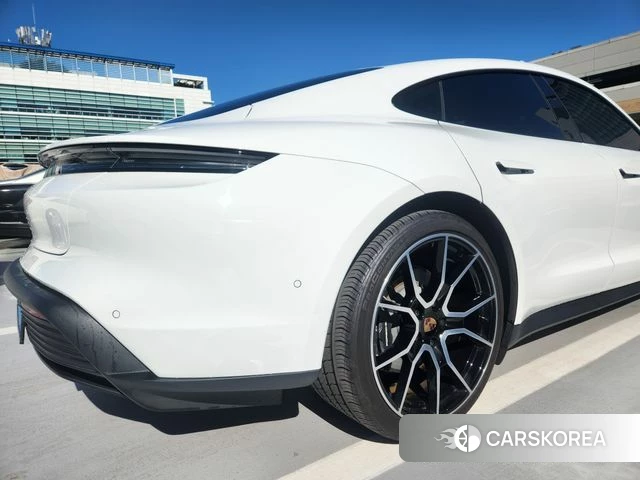 Porsche Taycan 2025 Белый из Кореи, фото 4