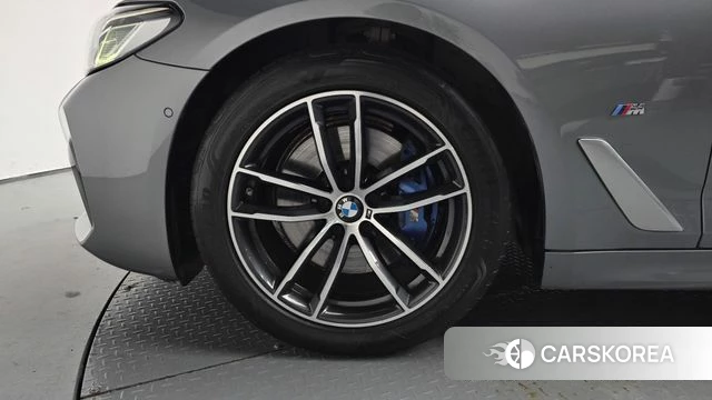 BMW 5 Series (G30) id 4996657 из Кореи 31