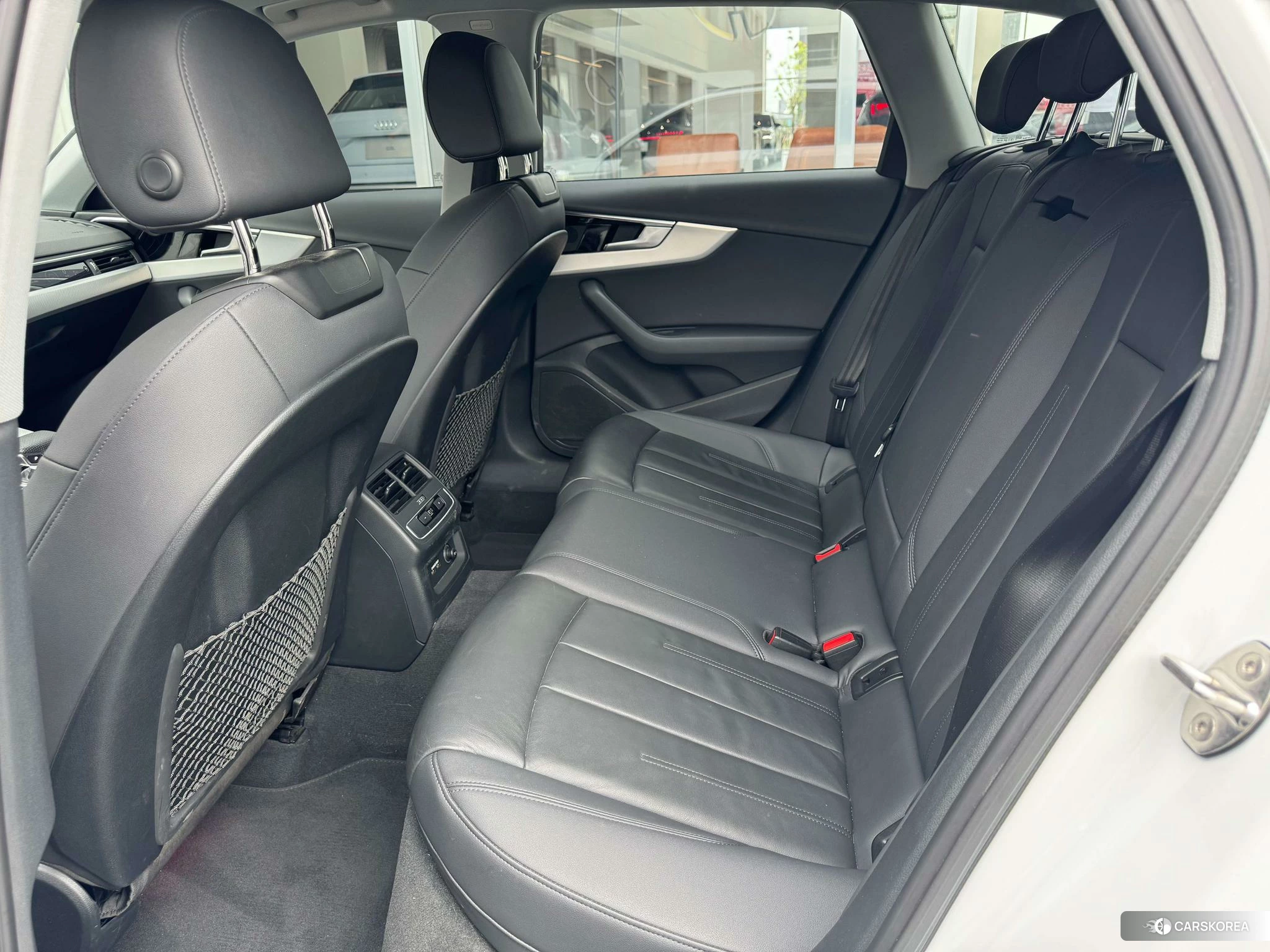 Audi A4L 2022 Белый из Китая, фото 4
