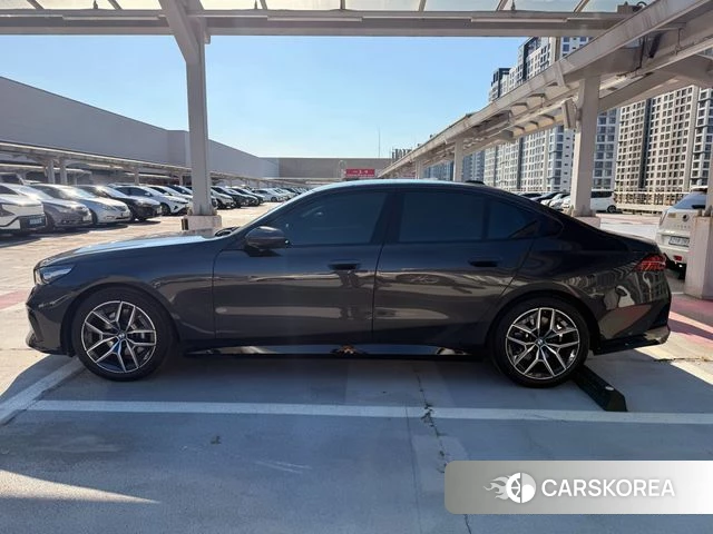 BMW 5 Series (G60) id 5038802 из Кореи 9