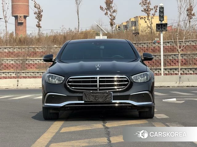 Mercedes-Benz E-Class 2024 Черный из Китая, фото 4