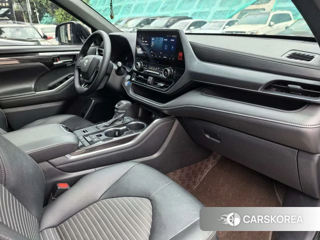 Toyota Crown 2022 Черный из Китая, фото 6