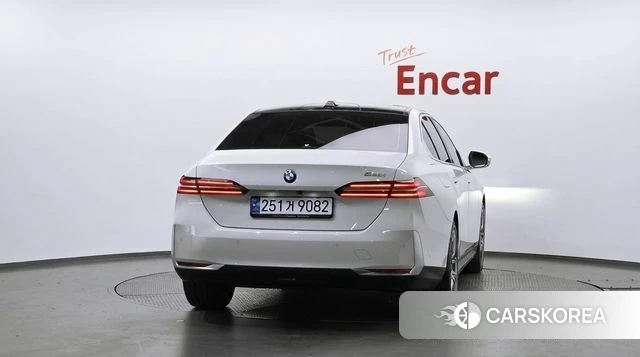 BMW 5 Series (G60) id 5039335 из Кореи 29