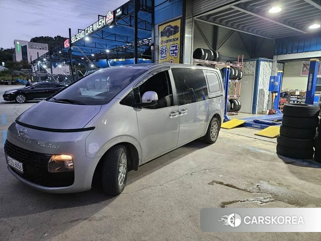 Hyundai Staria 2023 Серебряный из Кореи, фото 4