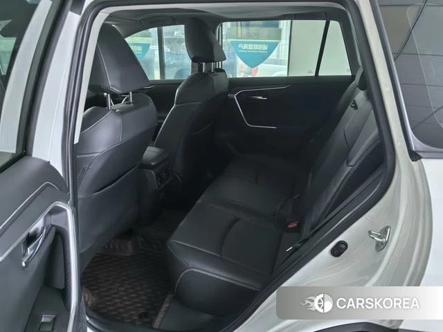 Toyota RAV4 2023 Белый из Китая, фото 4