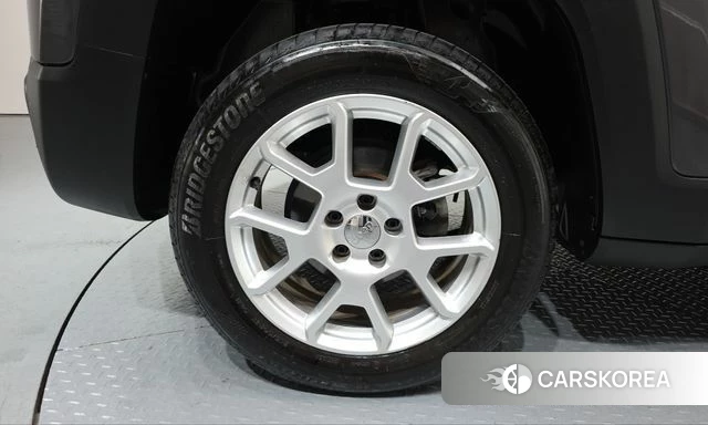 Jeep Renegade id 5023275 из Кореи 32