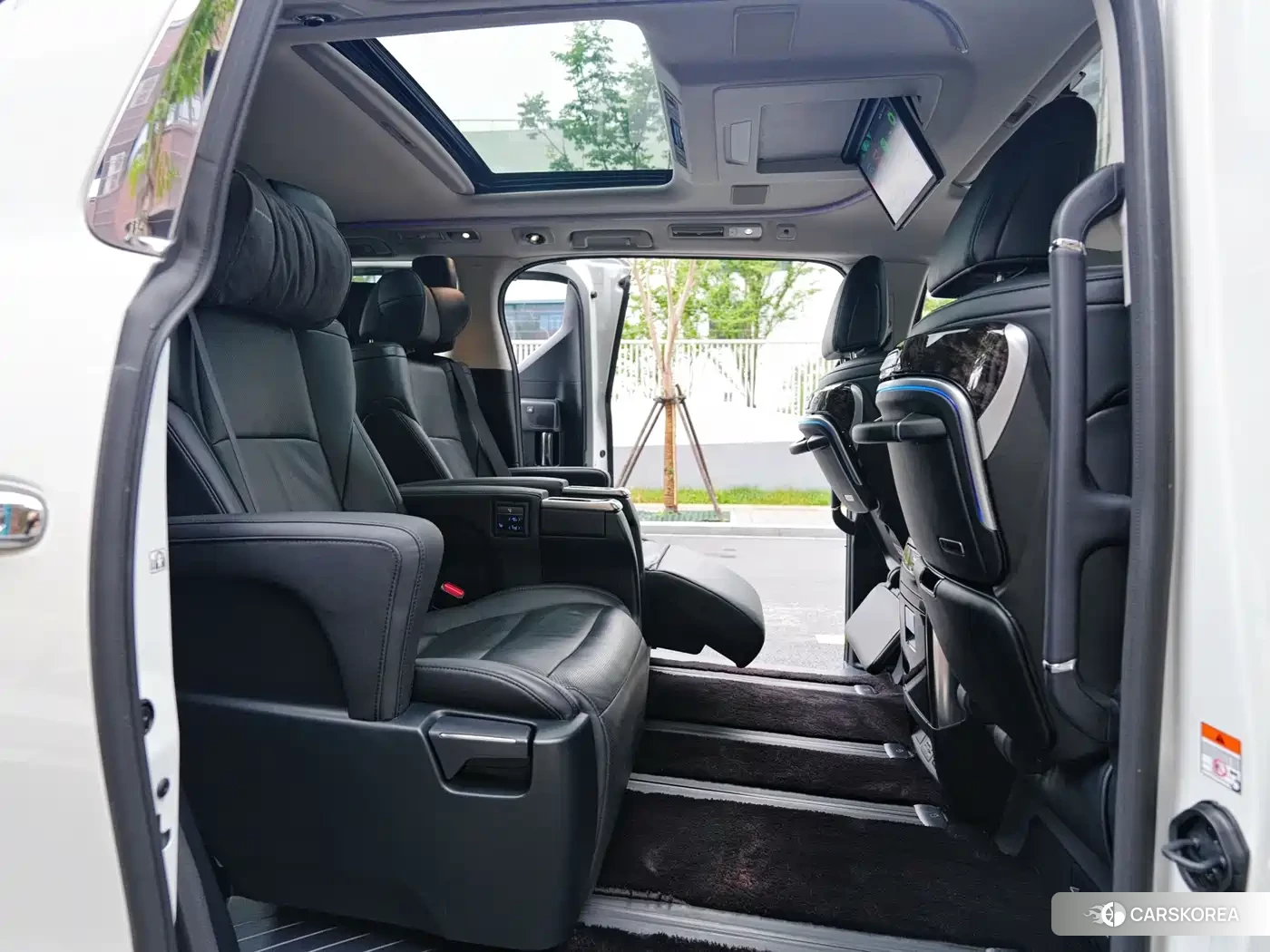 Toyota Vellfire 2022 Белый из Китая, фото 5