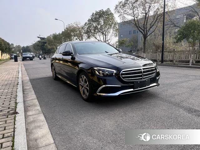 Mercedes-Benz E-Class 2023 Черный из Китая, фото 4