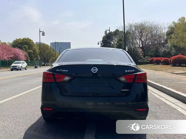 Nissan Altima 2022 Черный из Китая, фото 4