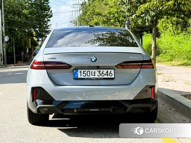 BMW 5 Series (G60) 2026 Серый из Кореи, фото 5