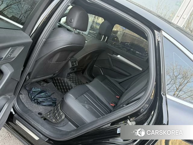 Audi Q5L 2021 Черный из Китая, фото 4