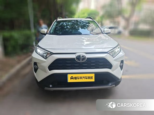 Toyota RAV4 2021 Белый из Китая, фото 4