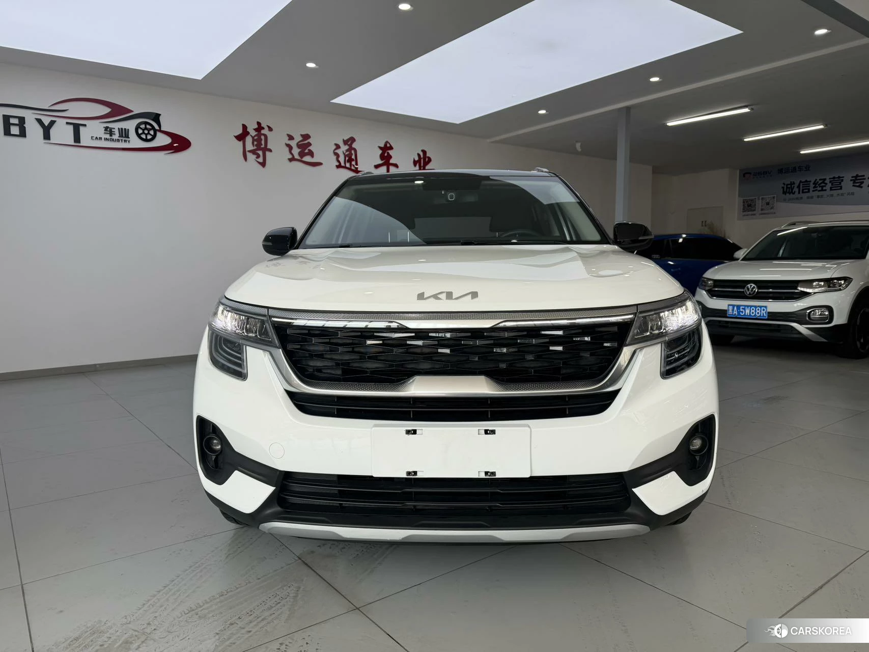 Kia KX3 2021 Белый из Китая, фото 4