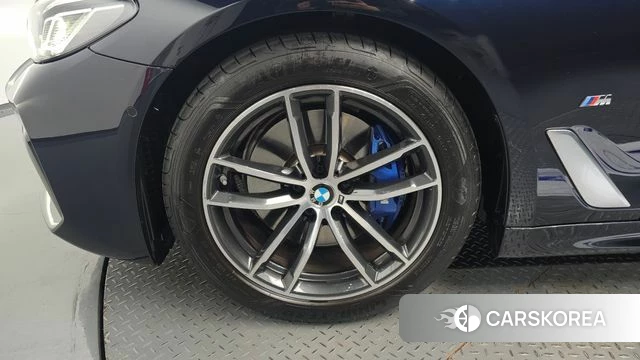 BMW 5 Series (G30) id 5039705 из Кореи 30