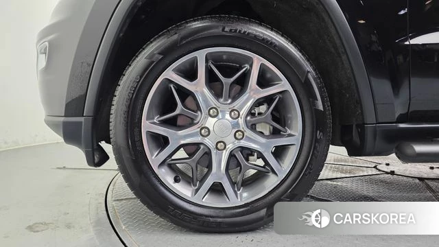Jeep Grand Cherokee id 4977915 из Кореи 28