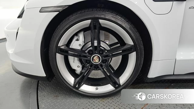 Porsche Taycan id 4987280 из Кореи 32