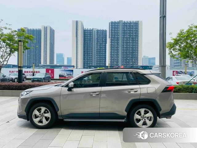 Toyota RAV4 2021 Шампань из Китая, фото 4