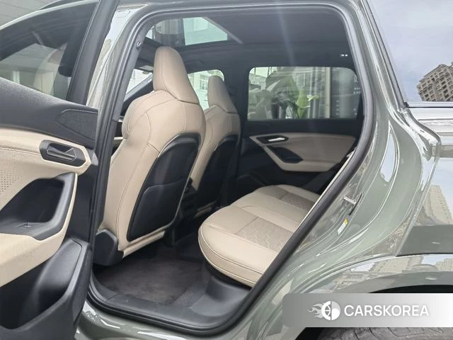Audi Q6L 2025 Зеленый из Китая, фото 4