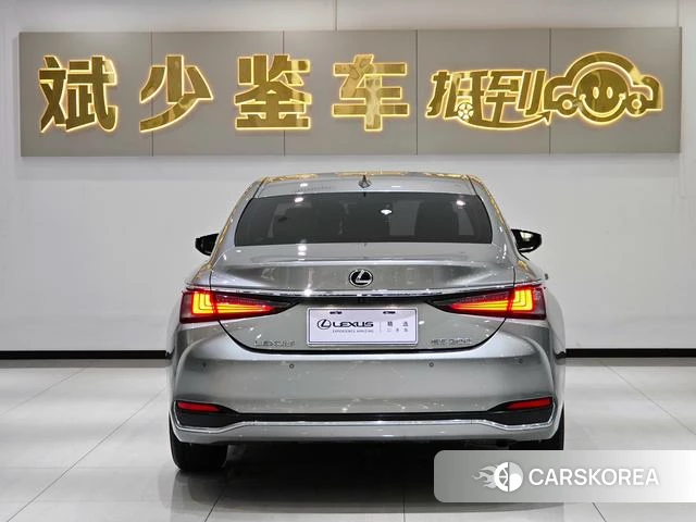 Lexus ES 2021 Серебристо-серый из Китая, фото 5