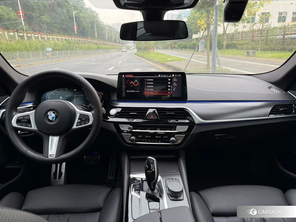 BMW 5 series 2020 Черный из Китая, фото 4