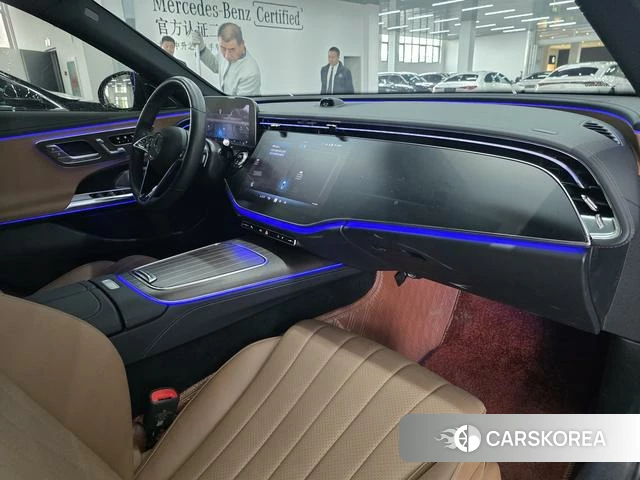 Mercedes-Benz E-Class 2025 Черный из Китая, фото 4