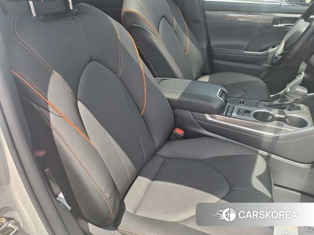 Toyota Crown 2025 Белый из Китая, фото 5