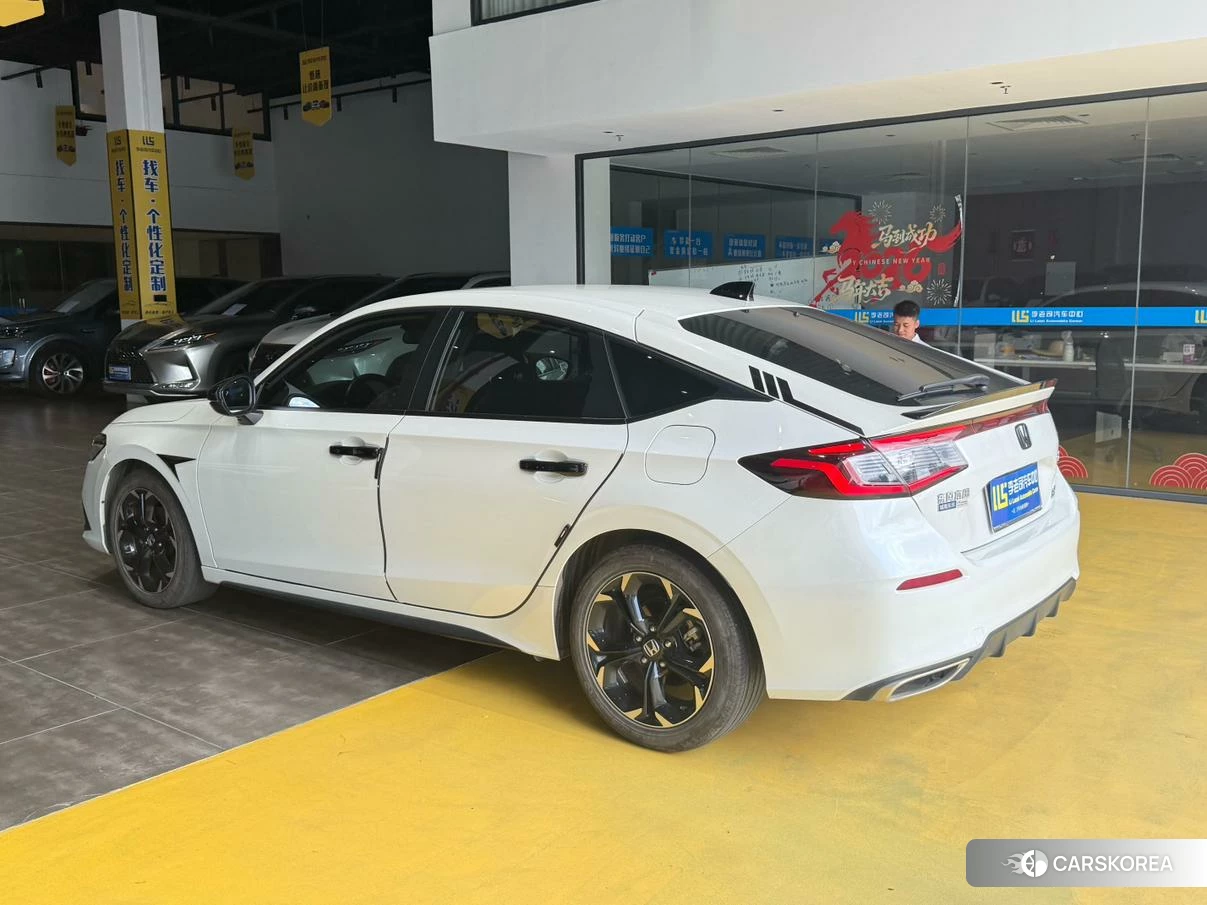 Honda Civic 2022 Белый из Китая, фото 5