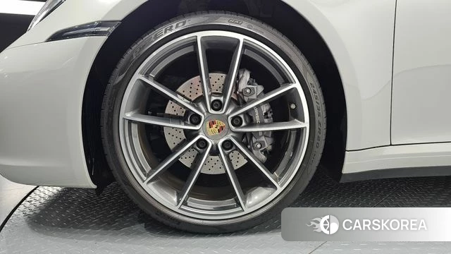 Porsche 911(992) id 5035093 из Кореи 30