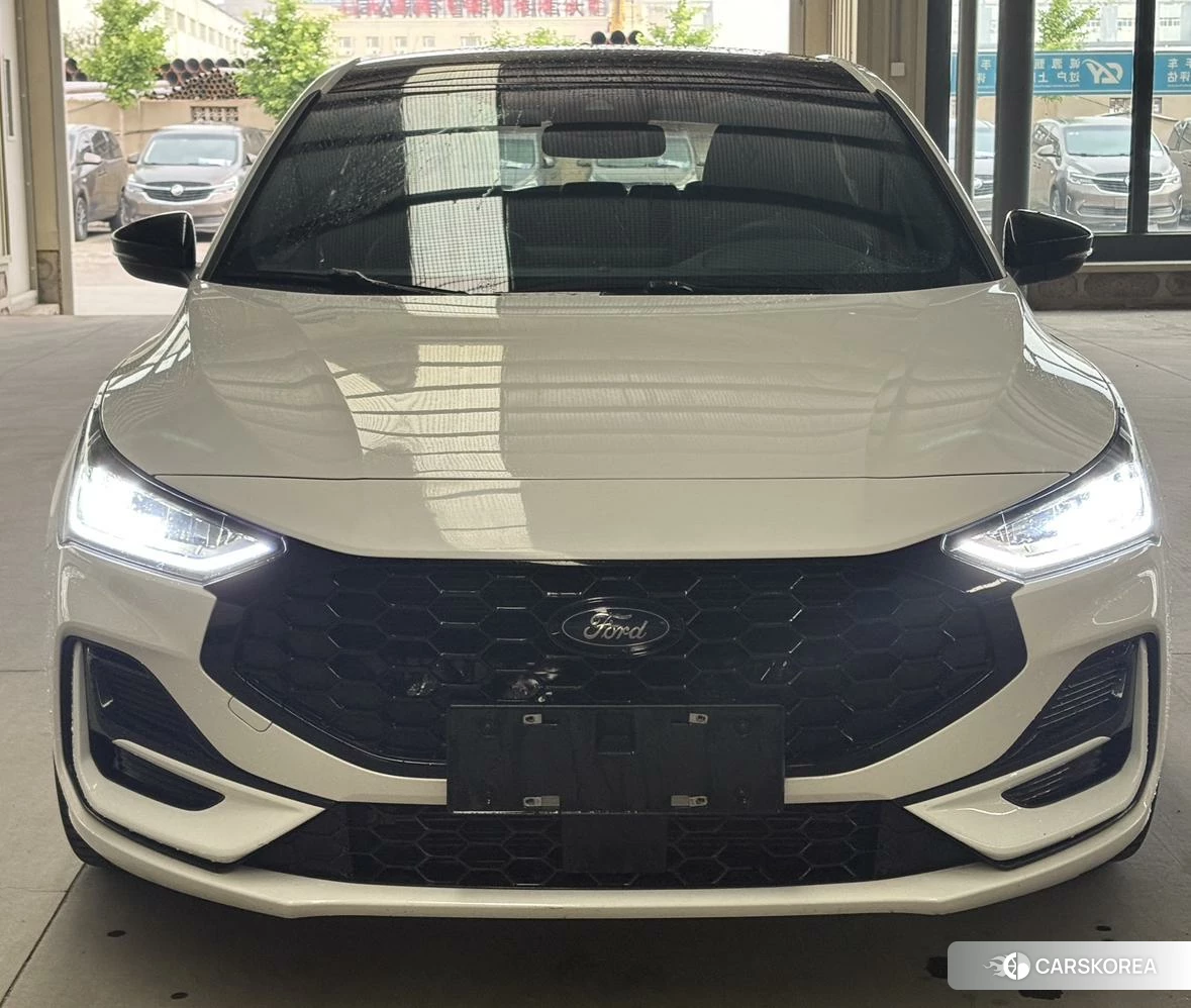 Ford Focus 2022 Белый из Китая, фото 4