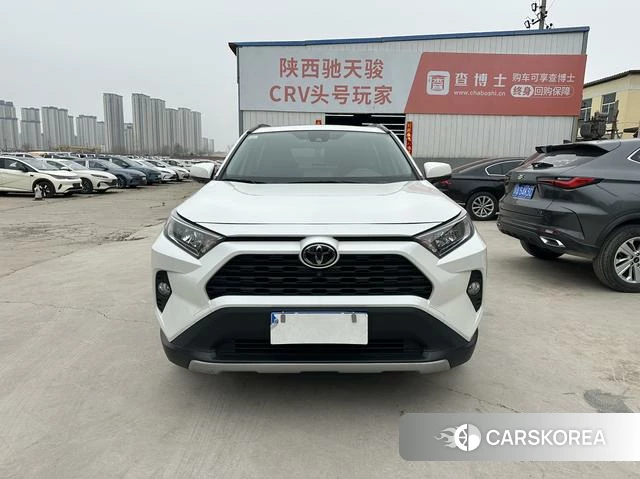 Toyota RAV4 2021 Белый из Китая, фото 4