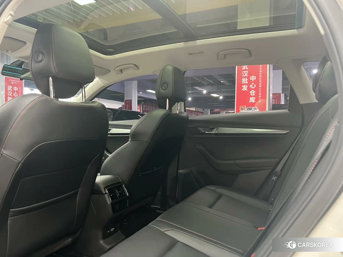 Skoda Karoq 2021 Белый из Китая, фото 6