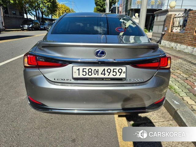 Lexus ES300h 7th generation id 5018089 из Кореи 14