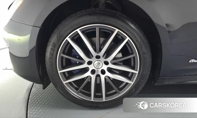 Maserati Ghibli id 5012697 из Кореи 29