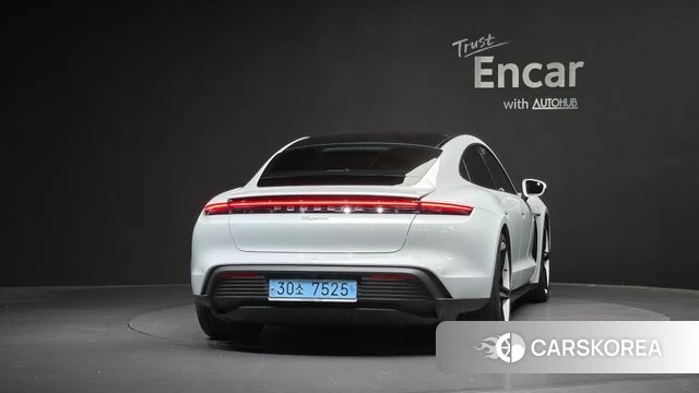 Porsche Taycan id 4670447 из Кореи 14