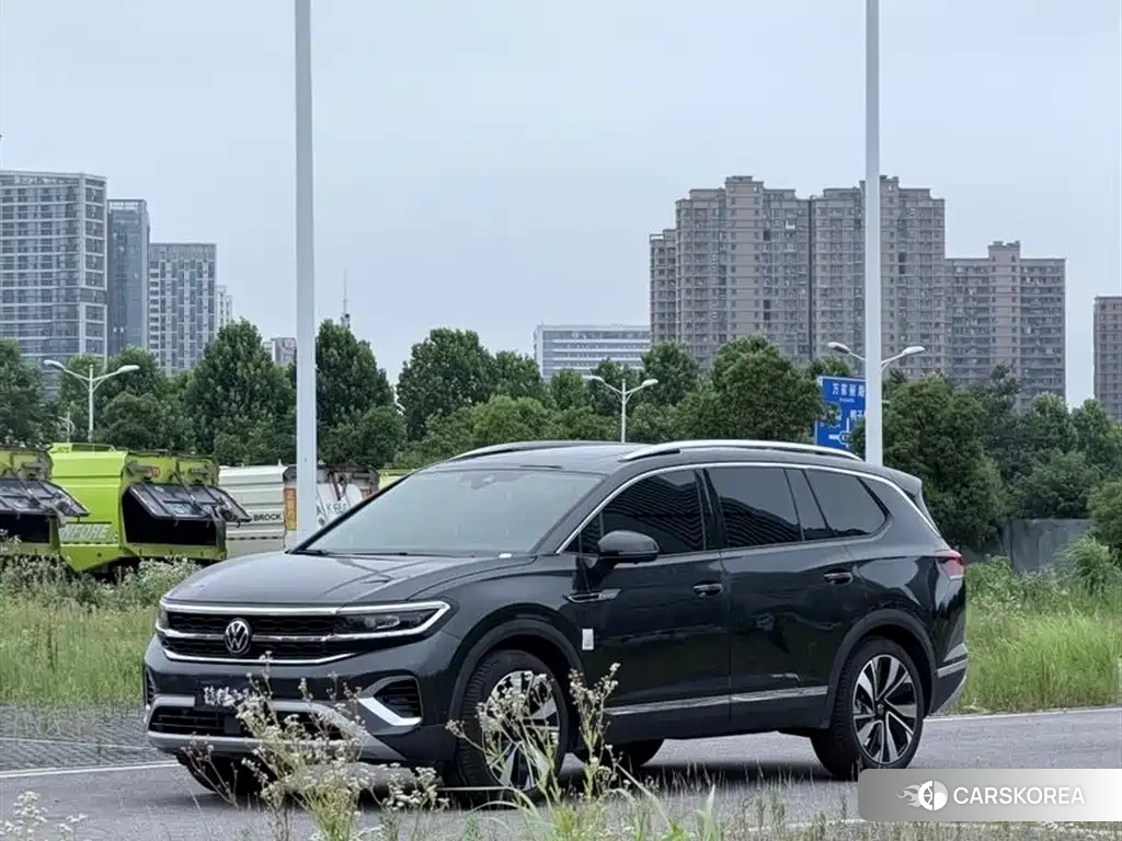 Volkswagen Talagon 2025 Silver/gray из Китая, фото 4