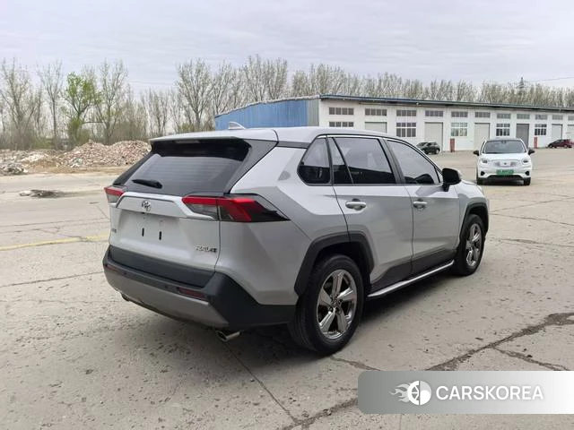 Toyota RAV4 2022 Серебристо-серый из Китая, фото 5