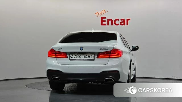 BMW 5 Series (G30) id 4952391 из Кореи 14
